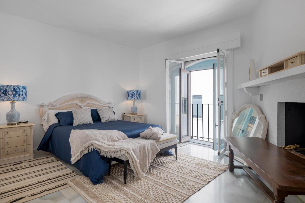 Luxurious Frontline Penthouse In Puerto Banus Marbellac