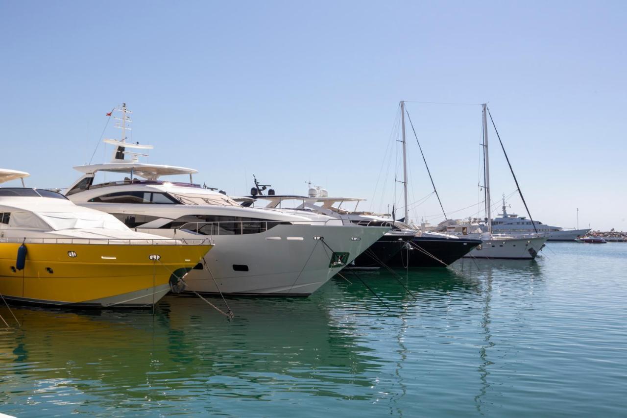 Luxurious Frontline Penthouse In Puerto Banus Appartement