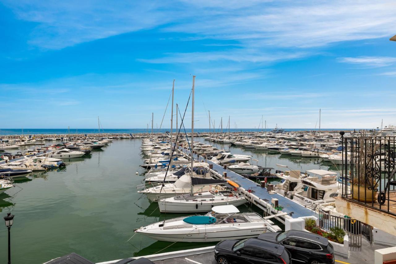 Luxurious Frontline Penthouse In Puerto Banus * Marbellac